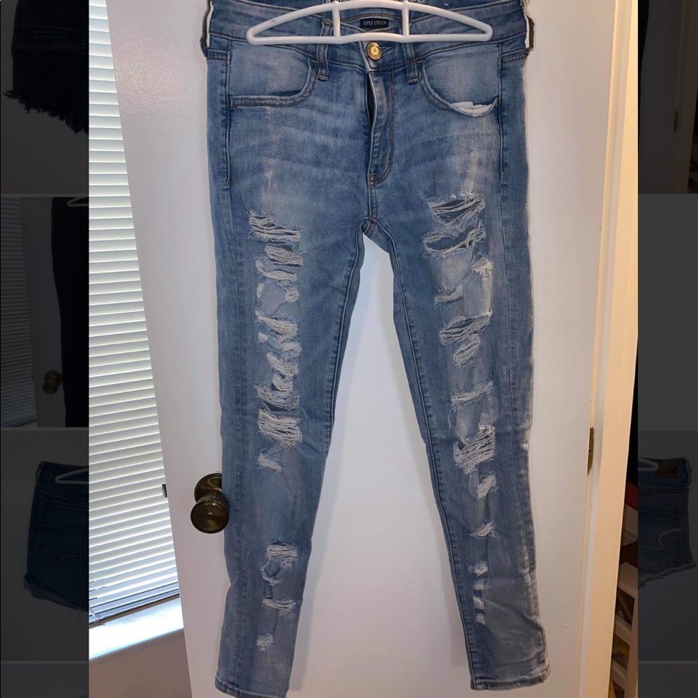 Distressed American Eagle skinny jeans